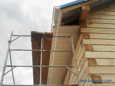 Varijante podnošenja prevjesi krova s ​​podgledom, oblogom ili plastikom + Video