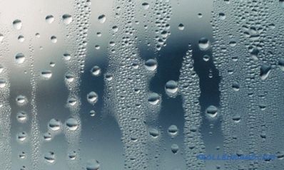 Zašto se plastični prozori znoje iznutra u stanu ili kući